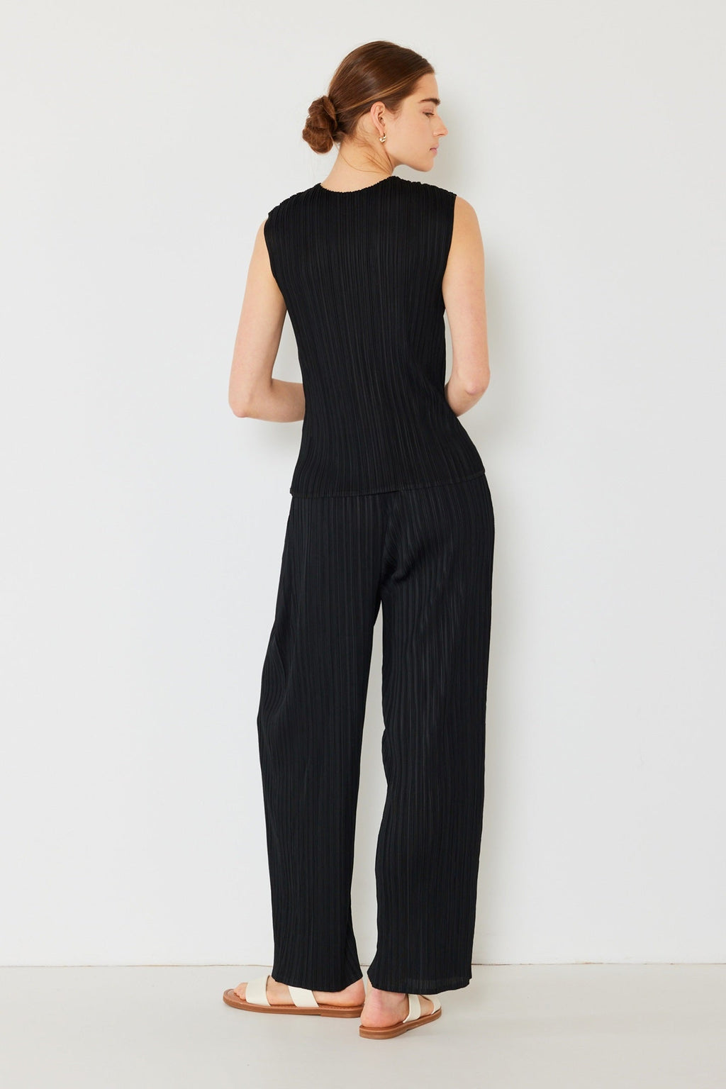 Pleated classic straight long pants - P01BS_Black
