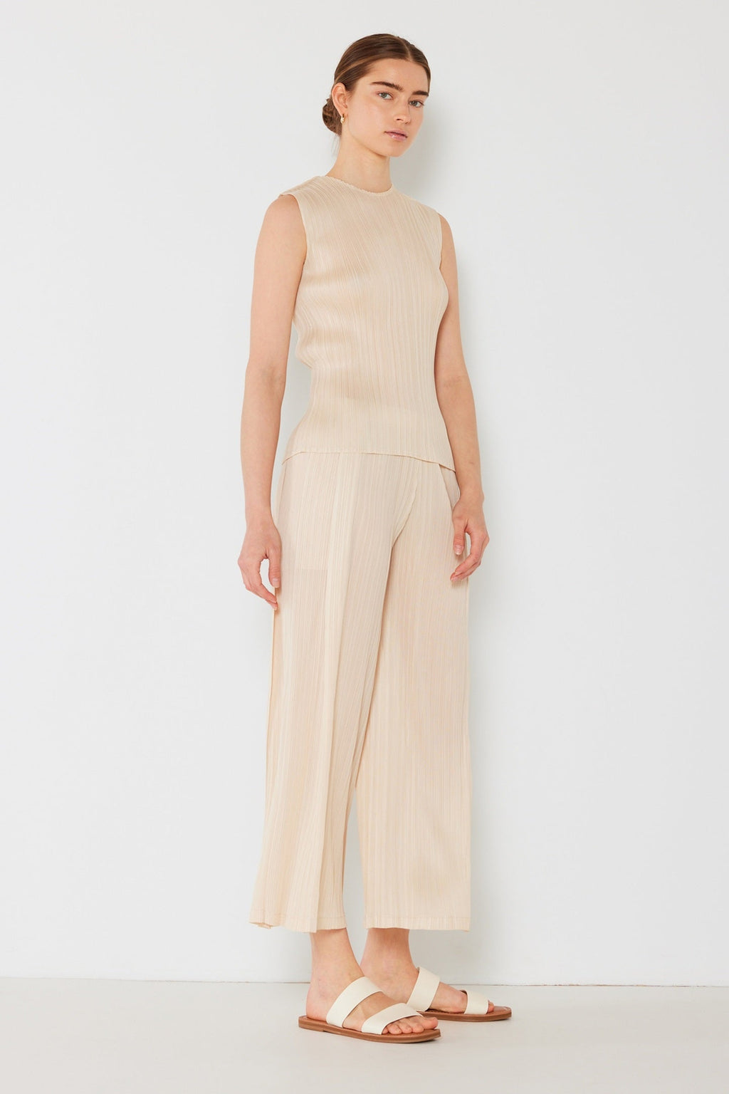 Pleated wide-leg cropped pants w/side pleat - P03WP_Beige