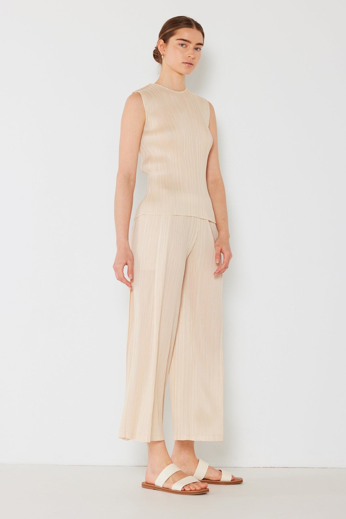 Pleated wide-leg cropped pants w/side pleat - P03WP_Beige