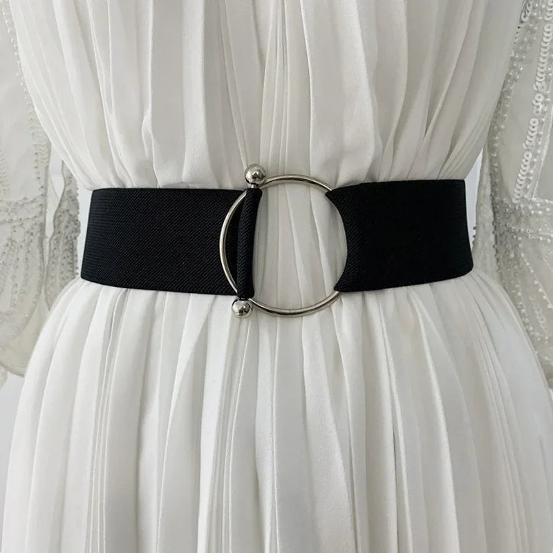 Women's Elastic Wide Round Woven Canvas Waist Belt, 5cm Stretch Fashion Cinch Belt shown in a casual outfit